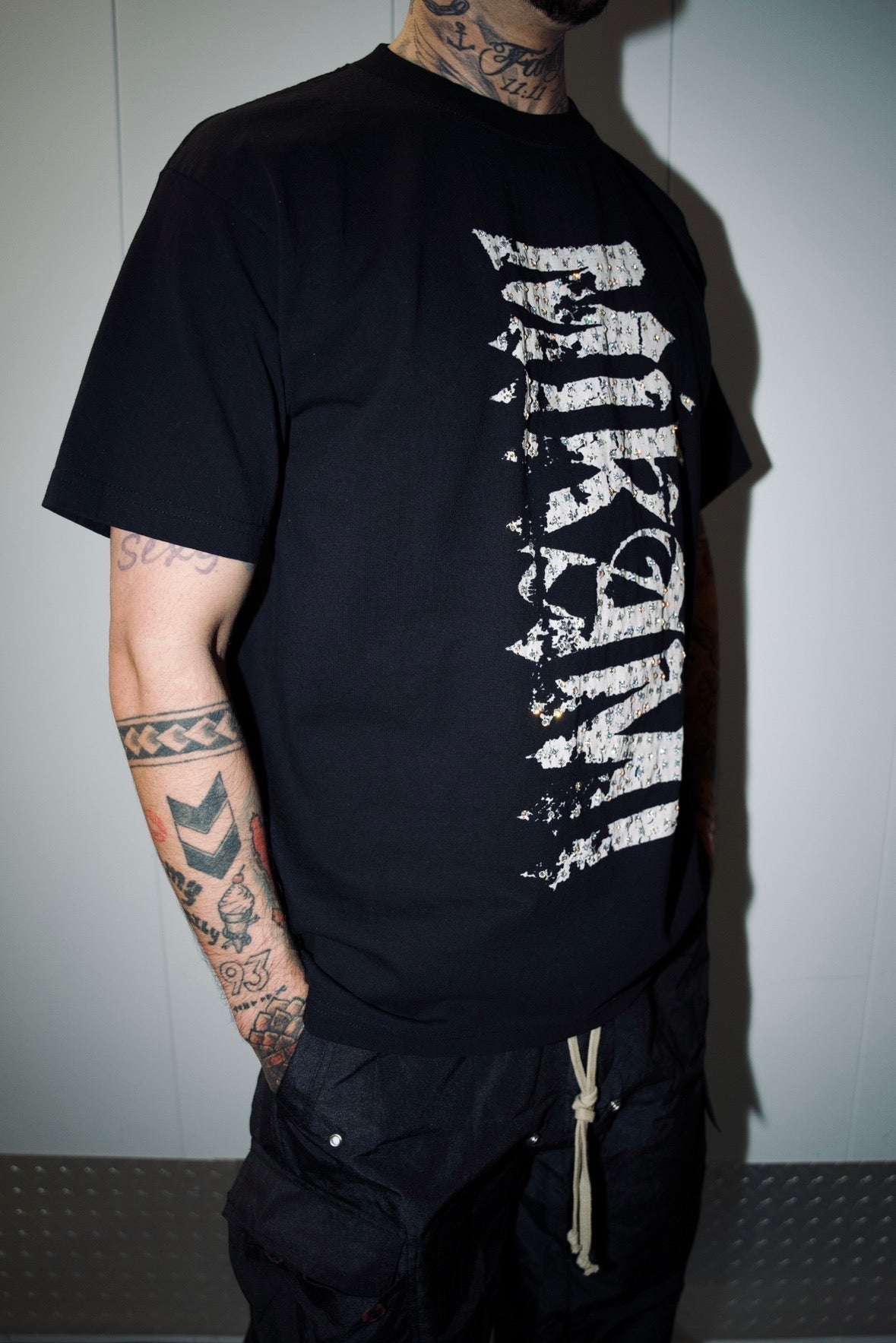 THE VERTICAL SHARD TEE. SWAROVSKI®